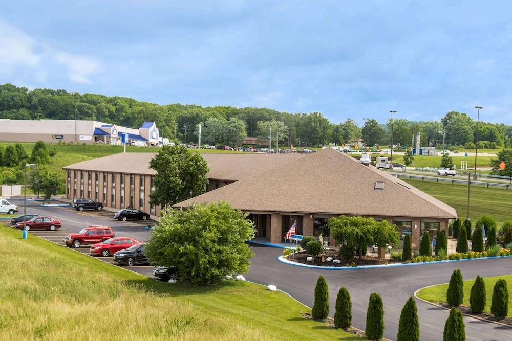 Baymont by Wyndham Lancaster photo 22