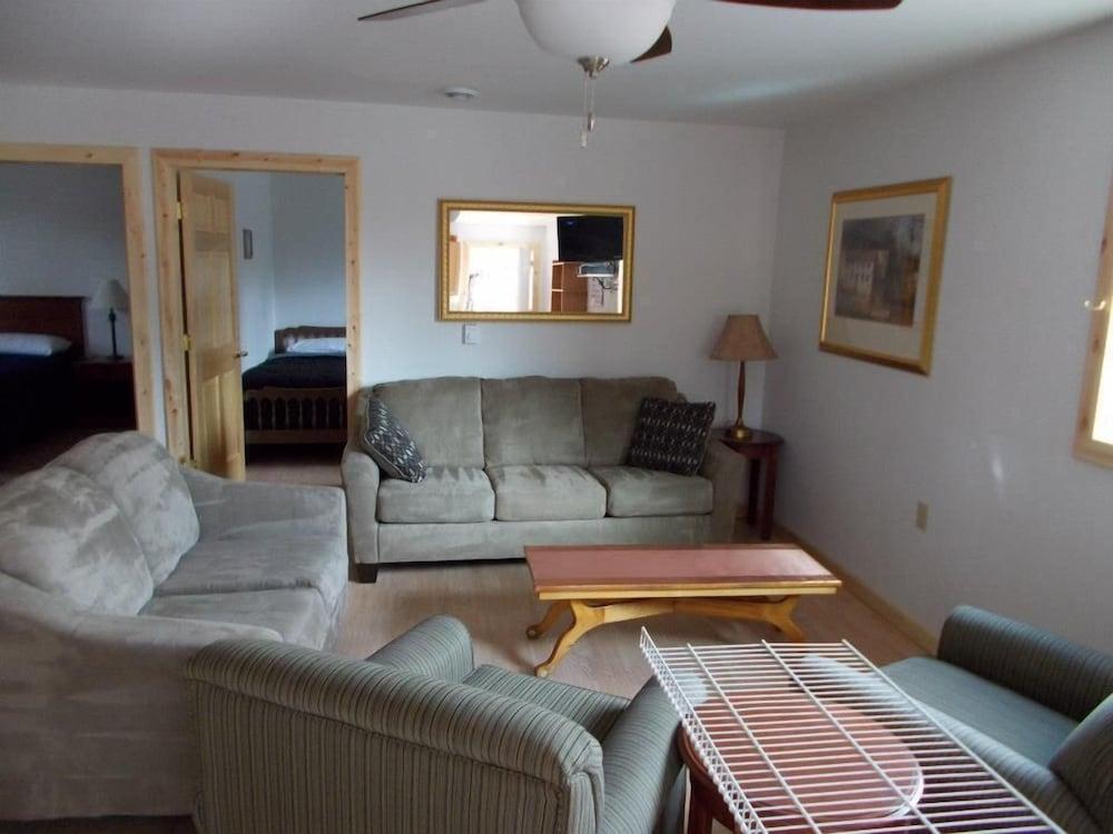D's Base Camp photo 18