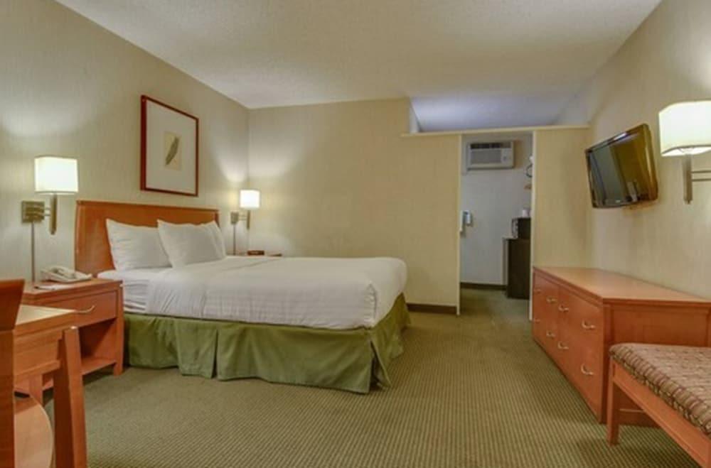 Vagabond Inn Los Angeles at USC photo 14