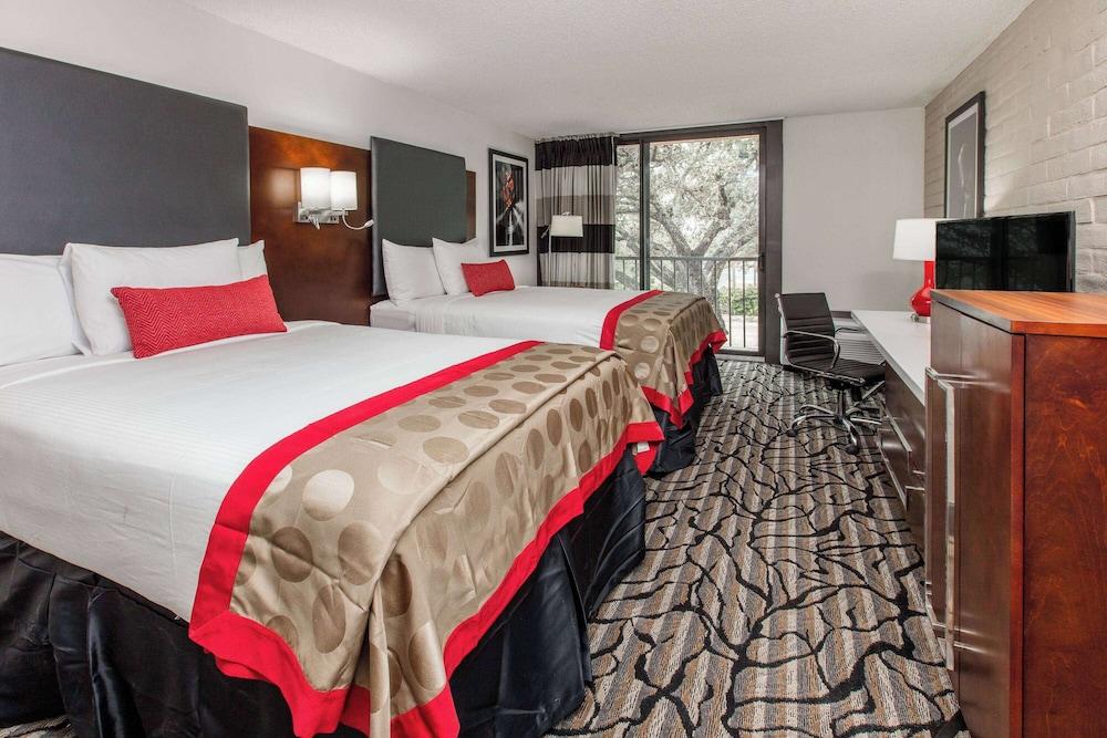Ramada by Wyndham Austin South photo 22
