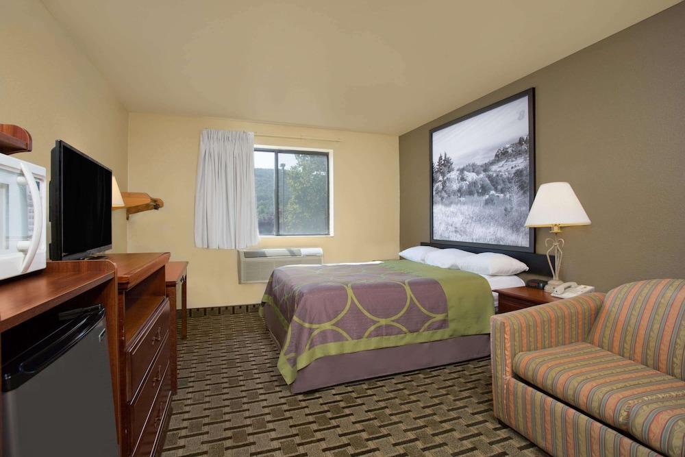 Super 8 by Wyndham Lynchburg VA photo 8