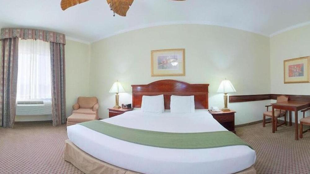 Holiday Inn Express & Suites Houston East, by IHG photo 16