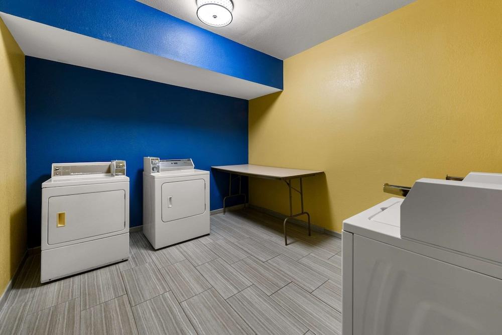 Quality Inn Warrensburg photo 27