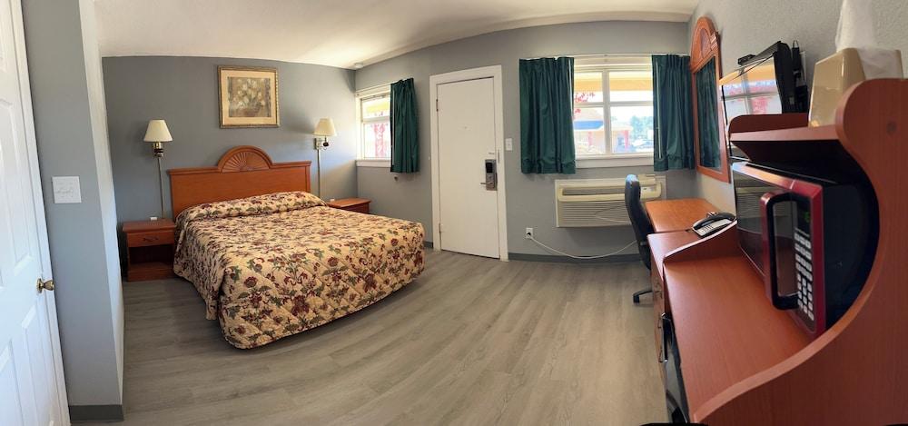 Budget Inn Magnolia photo 11