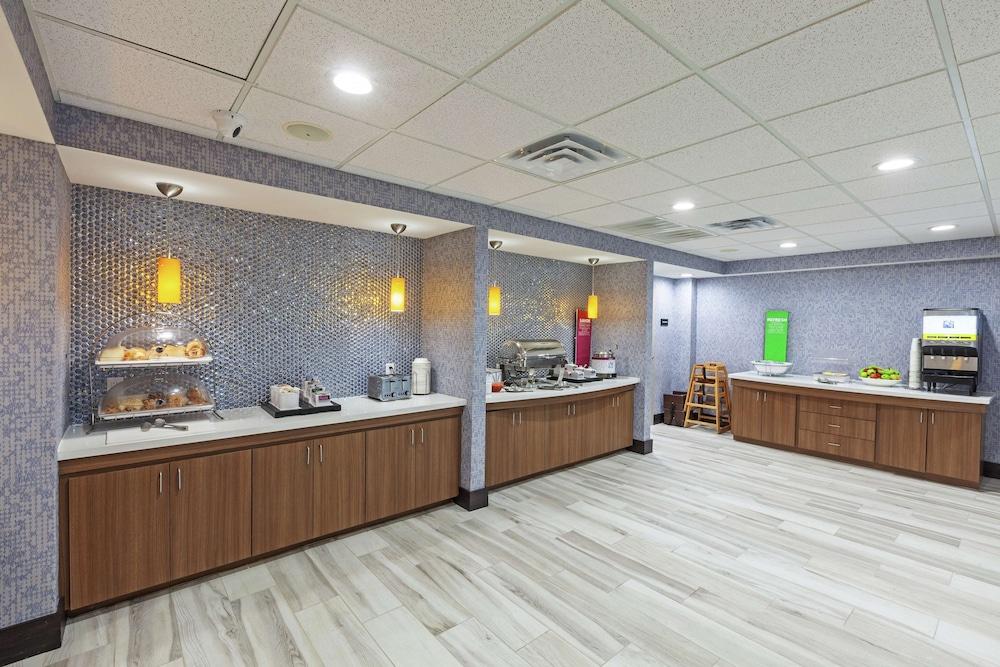 Hampton Inn & Suites Houston-Bush Intercontinental Aprt photo 8