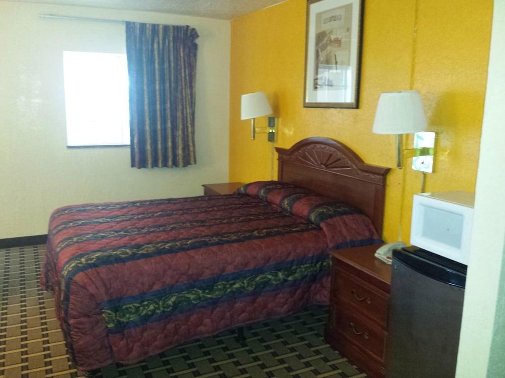 Encore Motel photo 25