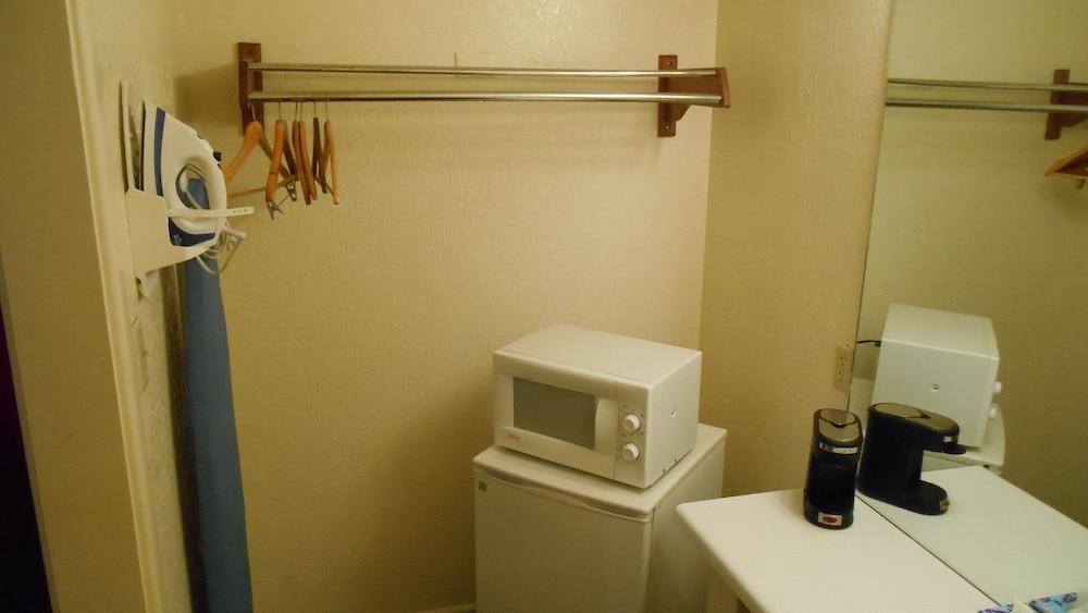 Econo Lodge Inn & Suites Abilene East District photo 16