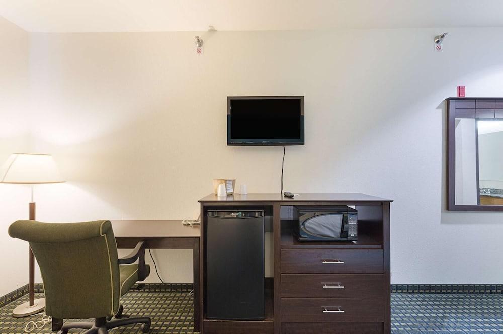 Budget Inn and Suites photo 23