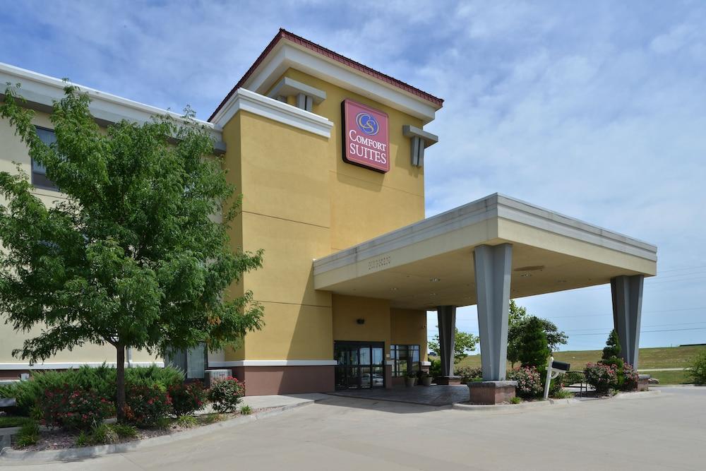 Comfort Suites Salina South photo 28
