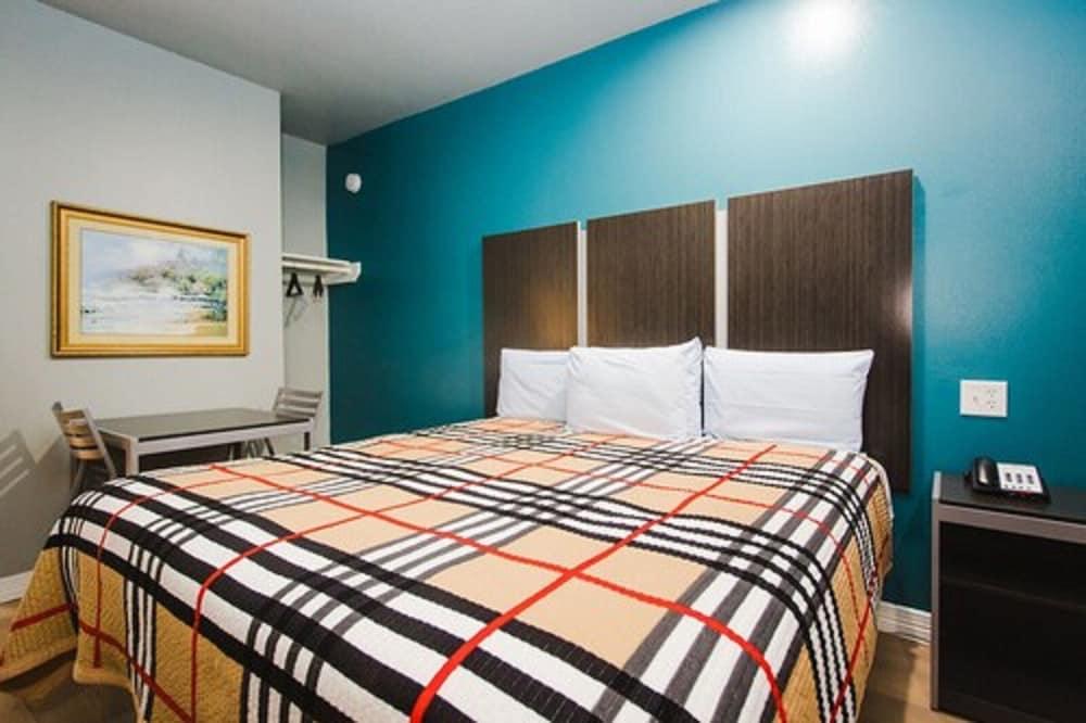 Econo Lodge Inn & Suites Channelview - Houston East photo 19