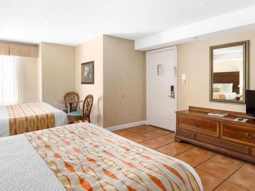 Tidelands Caribbean Hotel and Suites photo 17