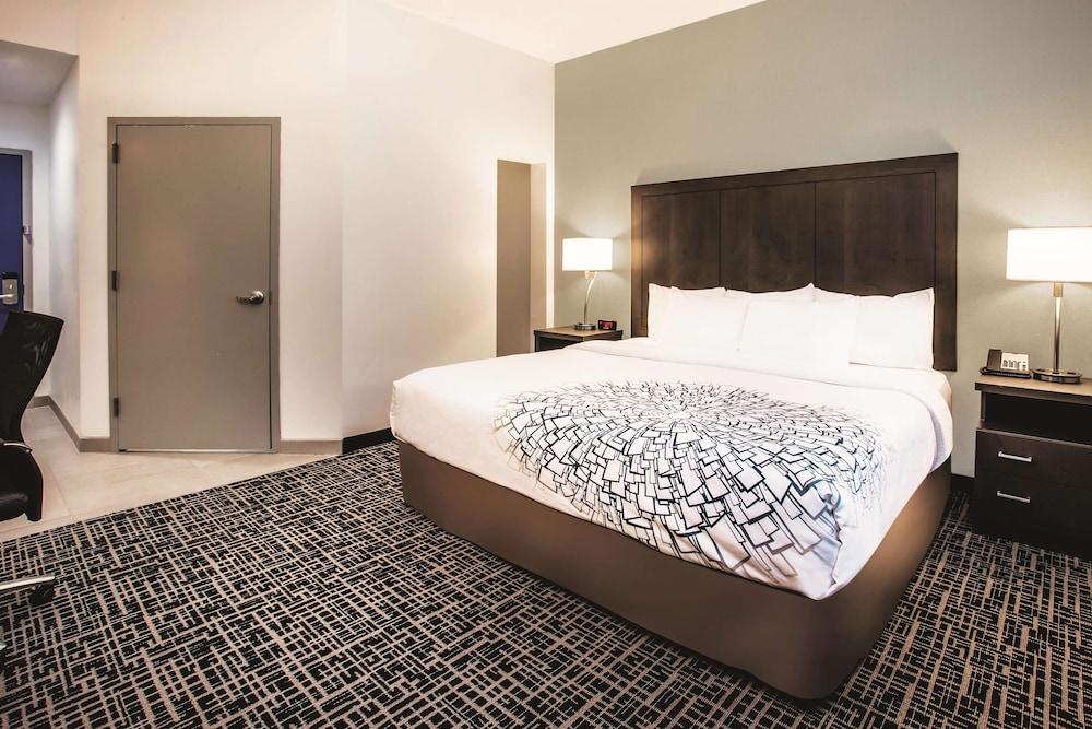 La Quinta Inn & Suites by Wyndham Baltimore Downtown photo 6