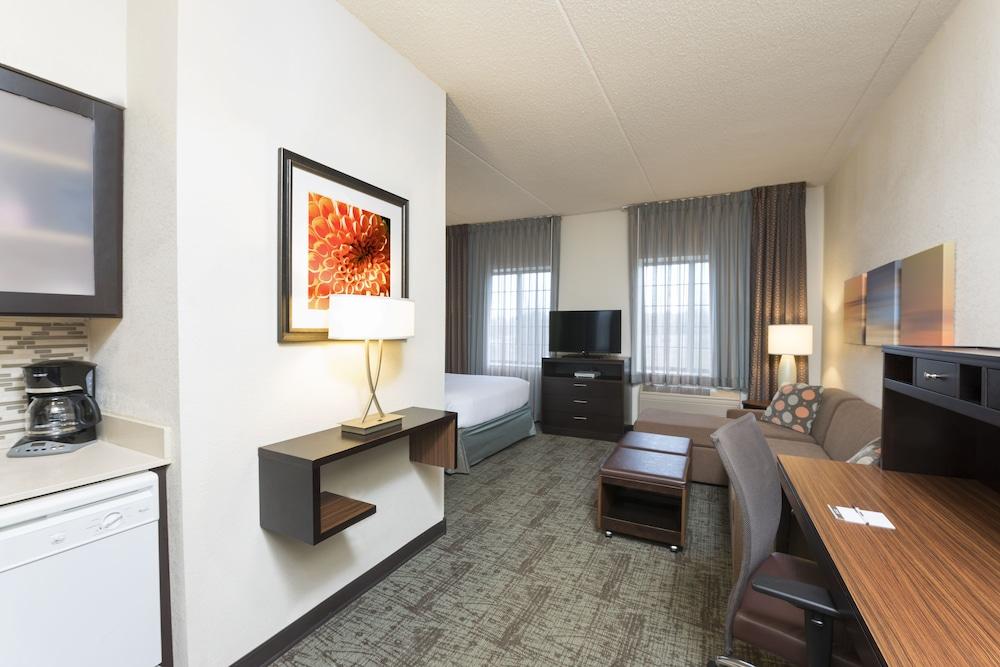 Staybridge Suites Chicago-Oakbrook Terrace by IHG photo 7
