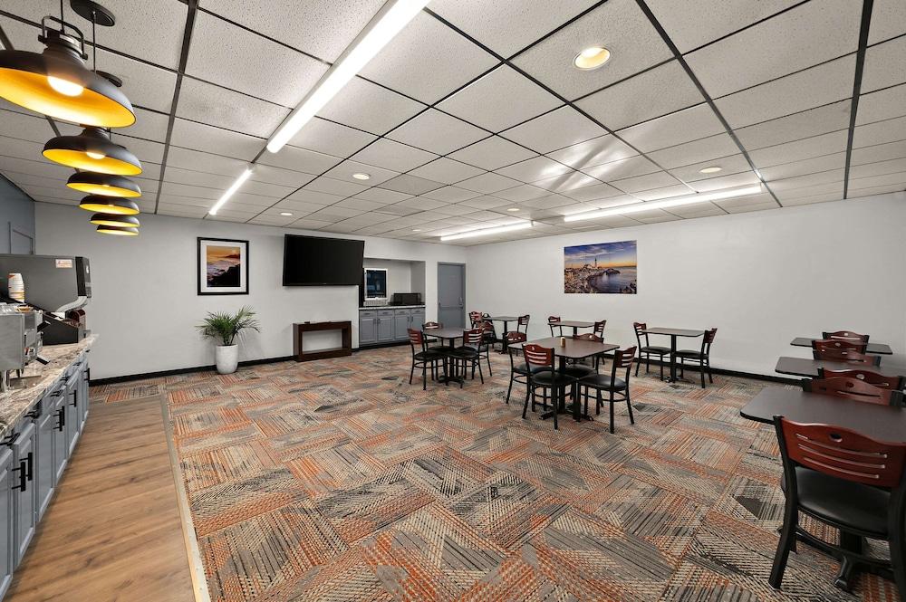 Quality Inn & Suites Caribou photo 65