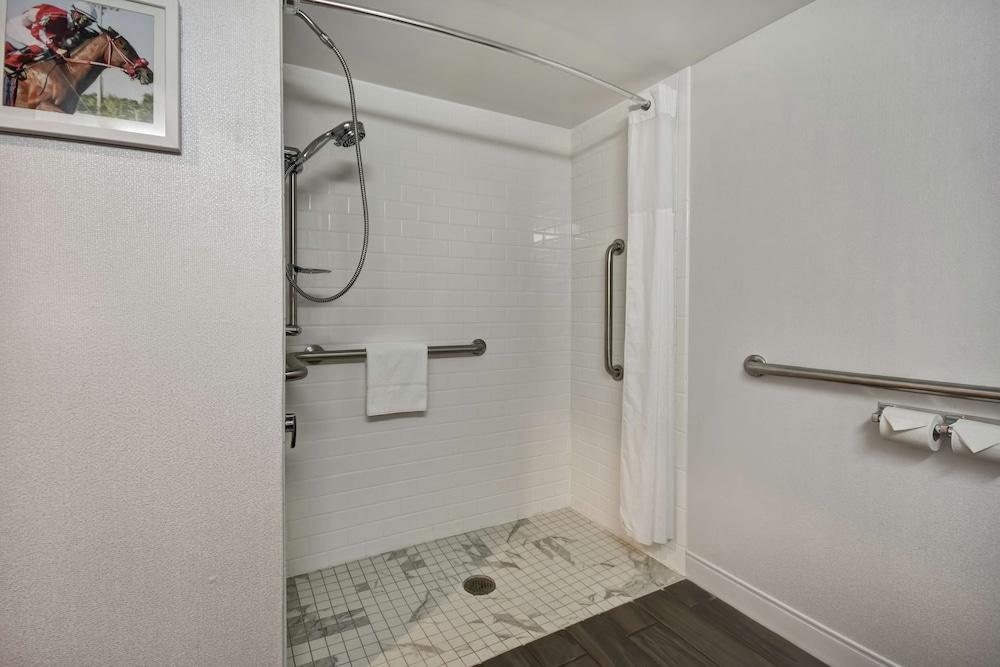 Hampton Inn I-75 Lexington/Hamburg Area photo 36