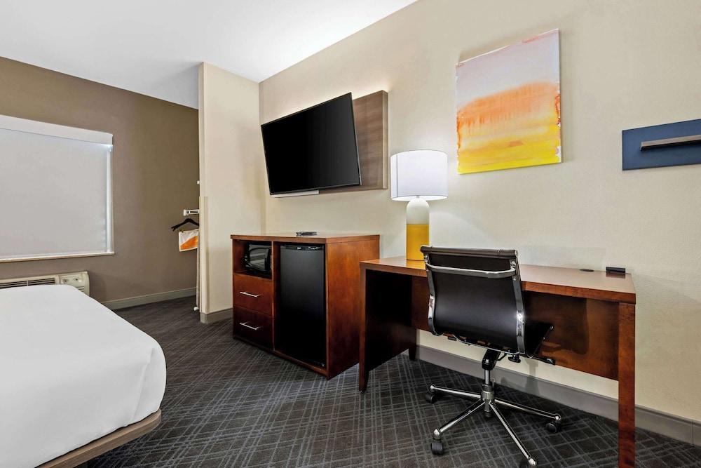 Comfort Suites Cullman I-65 Exit 310 photo 11