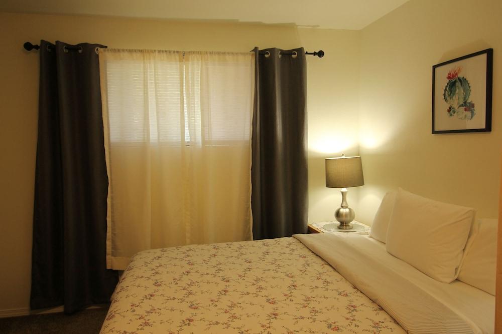 Mariner's Cove Inn photo 12