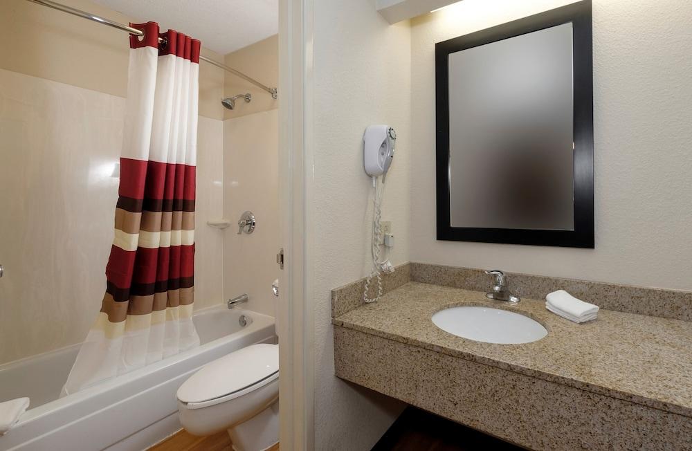 Red Roof Inn Grand Junction photo 17