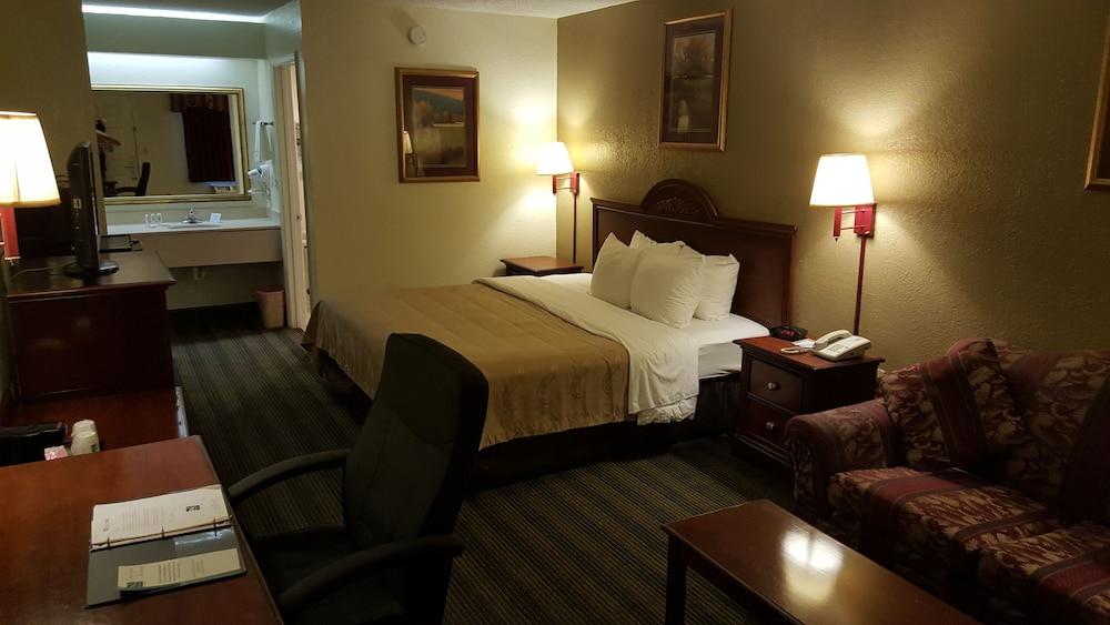 Quality Inn Mobile West Tillmans Corner photo 9