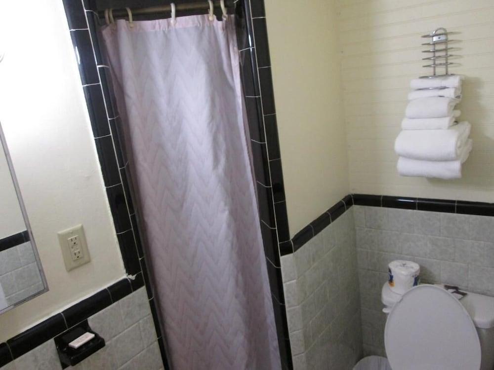 Royal Coach Motor Lodge photo 15