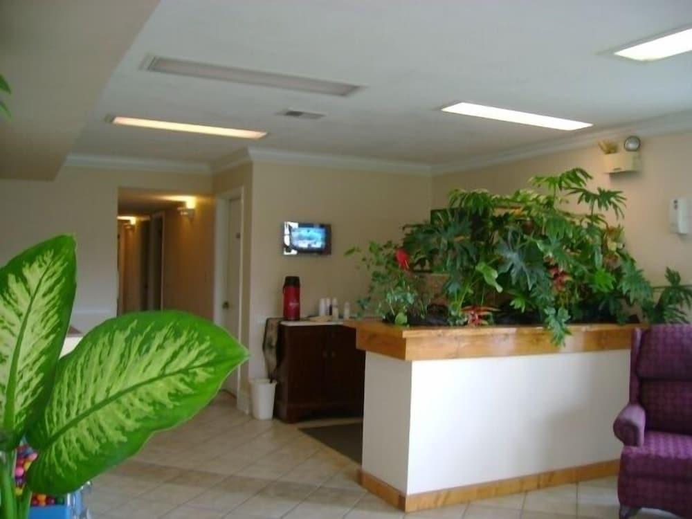 Emerald Sands Inn photo 3