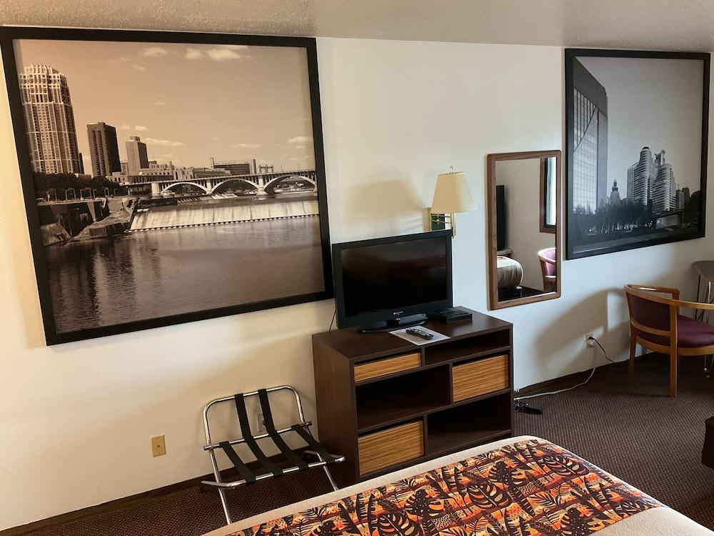 Budget Host Inn Buffalo photo 20