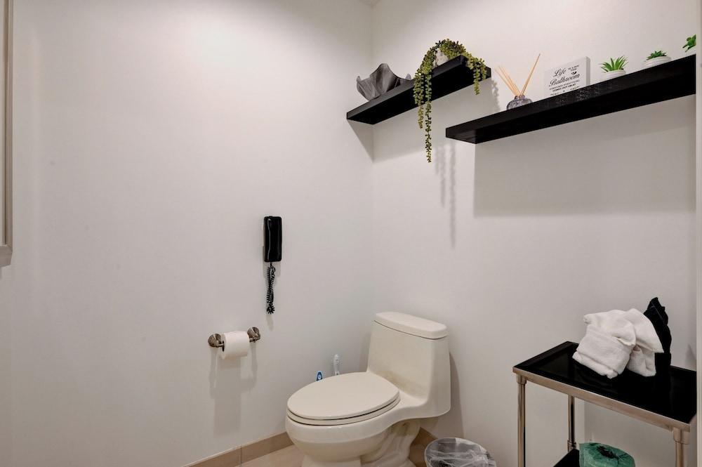Suite Hub LV at Signature Sphere View photo 47
