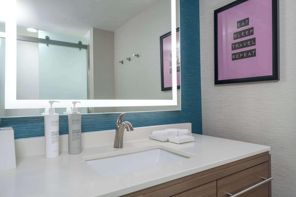 Home2 Suites by Hilton Fredericksburg South photo 24