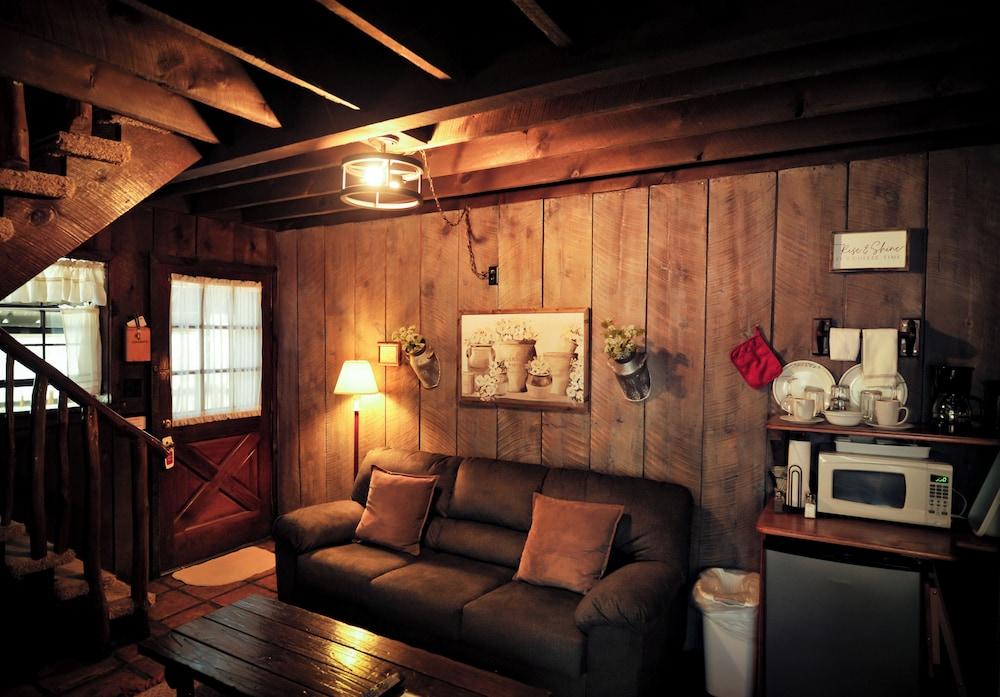 Bear Creek Motel And Cabins photo 33