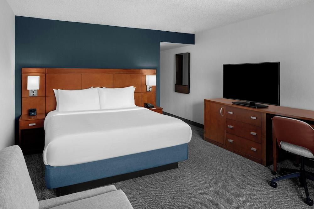 Courtyard by Marriott Sandy photo 15