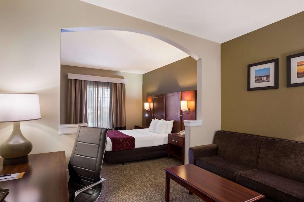 Comfort Suites Near University photo 23