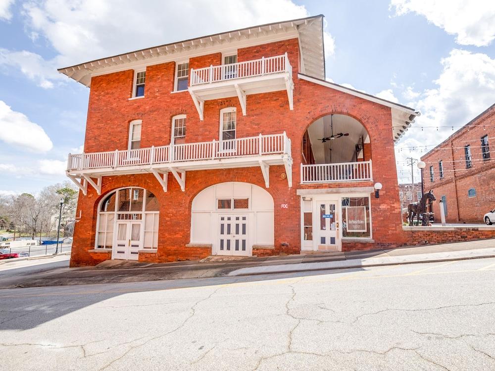 The Belmont Inn photo 43