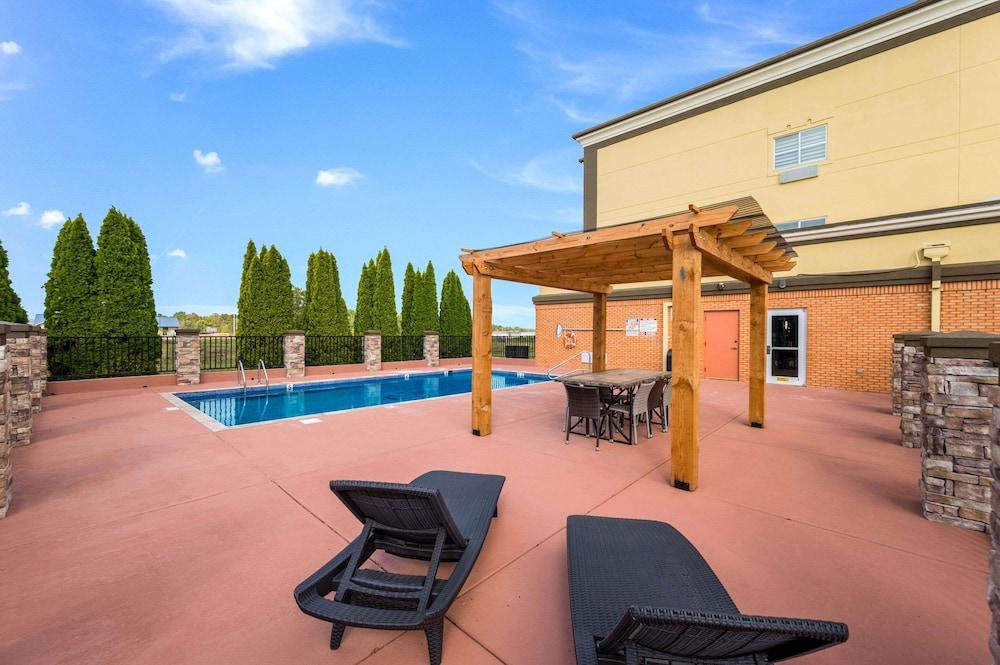 Clarion Pointe Madison Huntsville photo 44