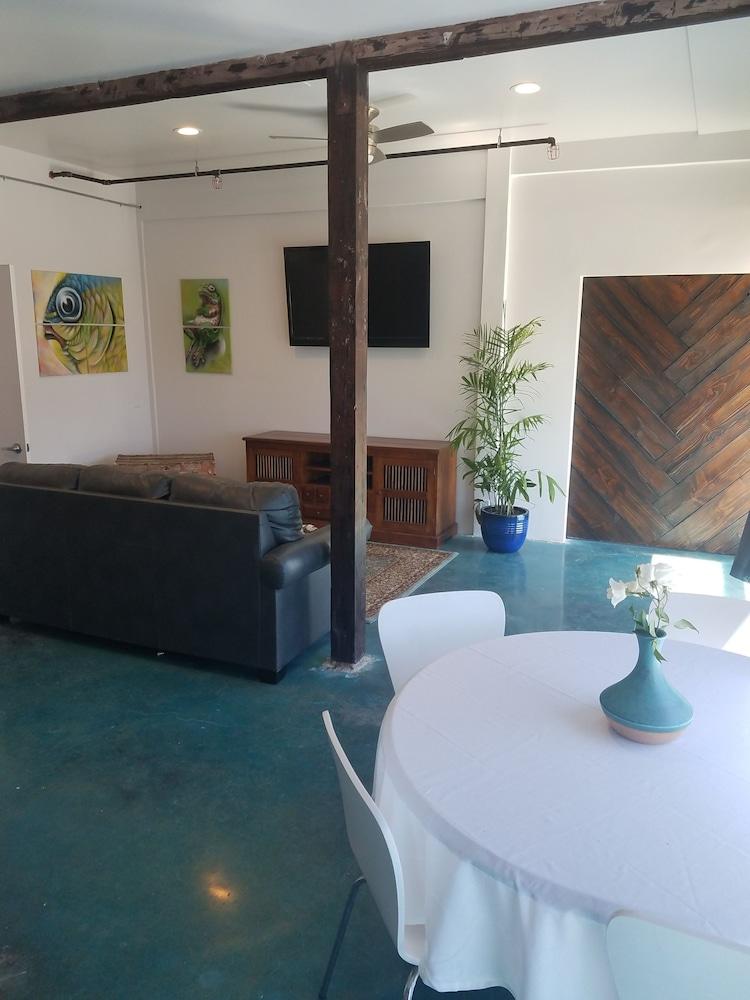House of Trestles - Hostel photo 56