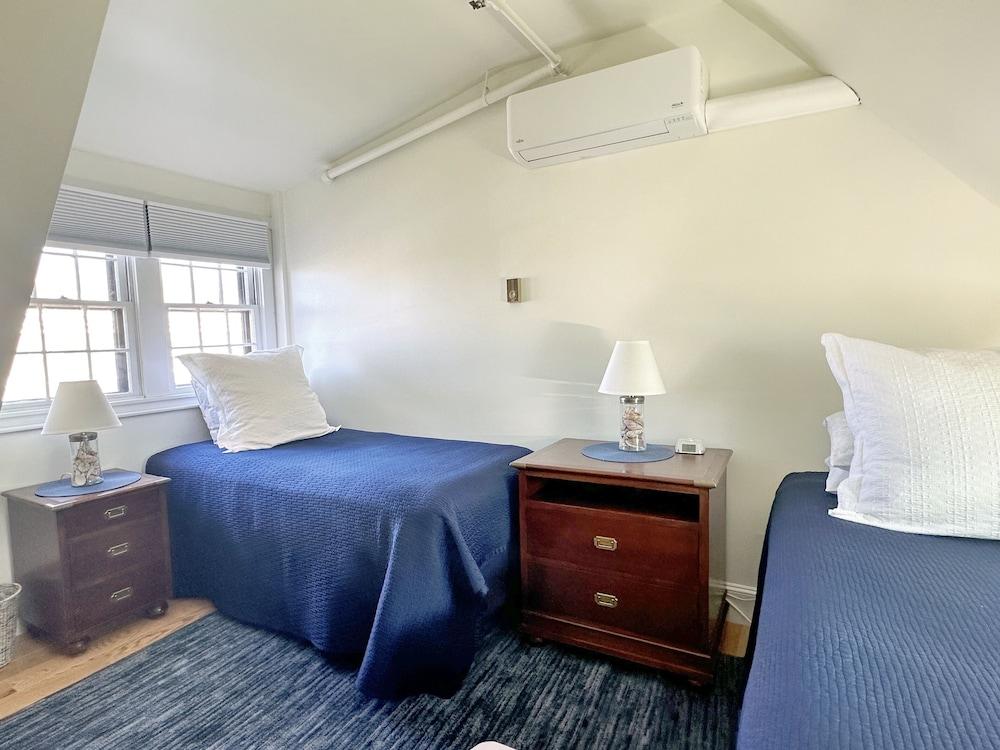 Harborside Inn photo 9