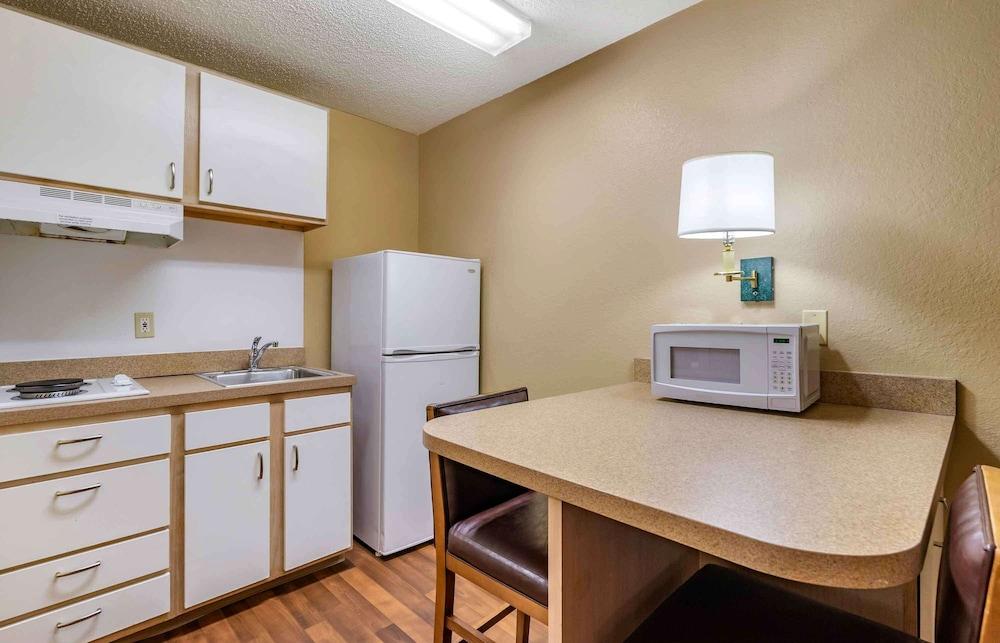 Extended Stay America Select Suites Tampa North Airport photo 19