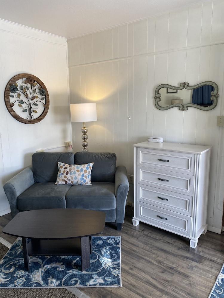 Lamplighter Cabins & Suites photo 56