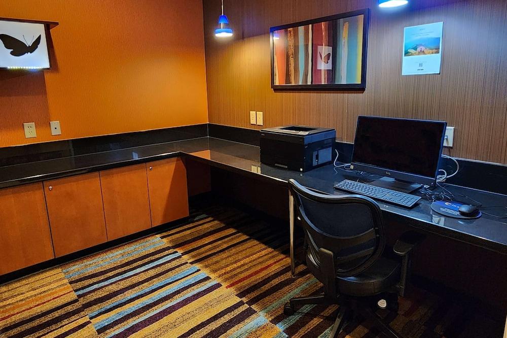 AmericInn by Wyndham St. Cloud MN Shopping Area photo 31