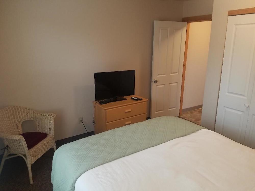 Sea Breeze Court photo 12