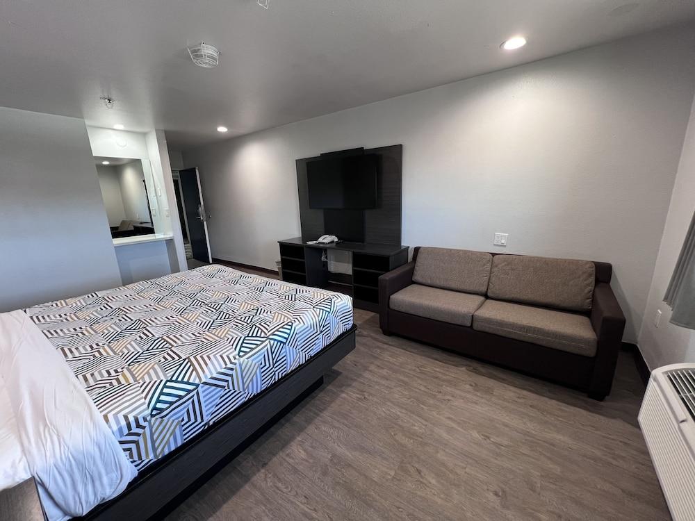 Motel 6 Bullhead City, AZ photo 8