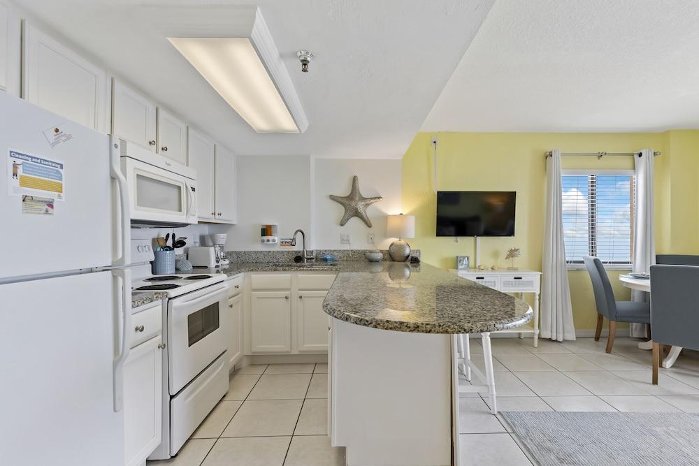 Tropical Suites at Sunglow Resort photo 64