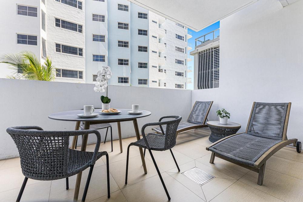 Dharma Home Suites Miami at Monte Carlo photo 2