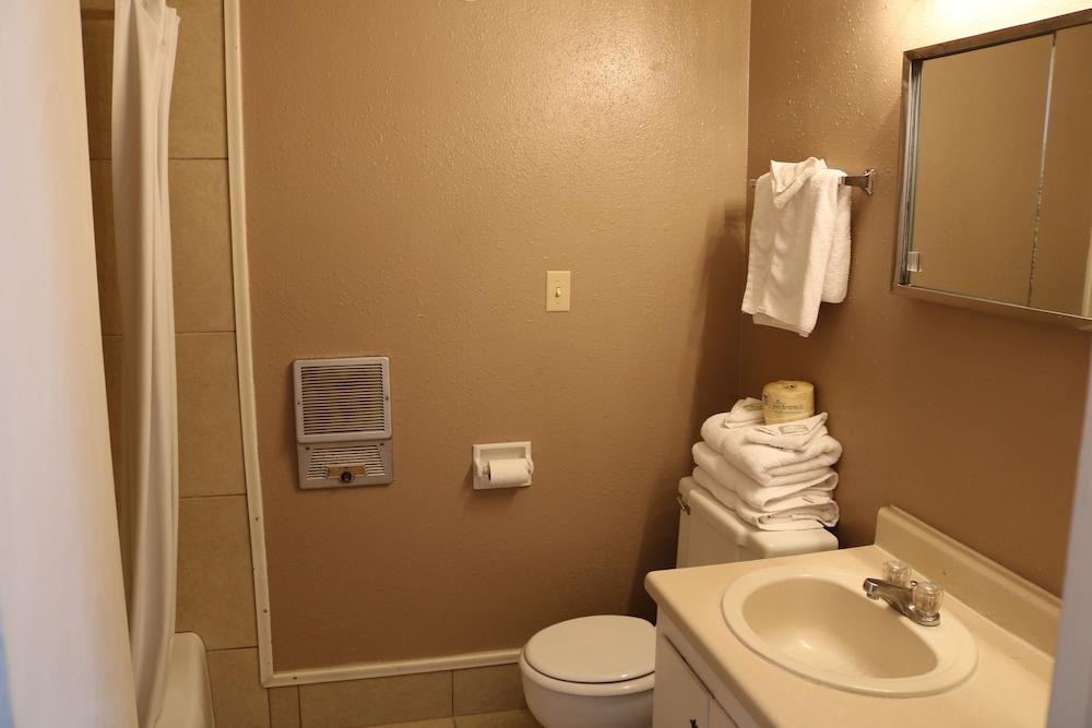 Friendship Inn photo 11