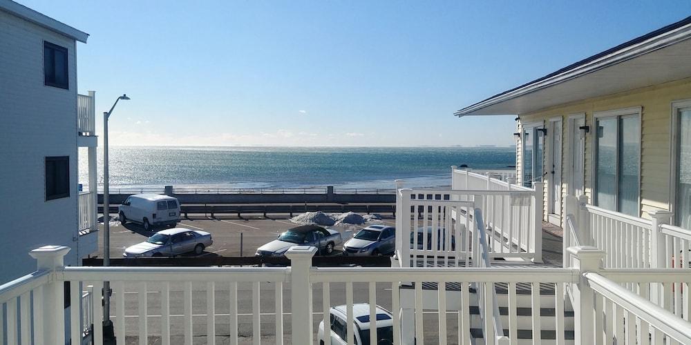 Breakers by the Sea photo 44