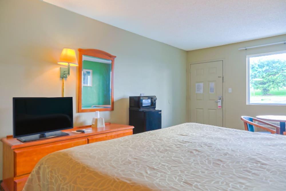 Economy Inn By OYO Ashburn photo 13
