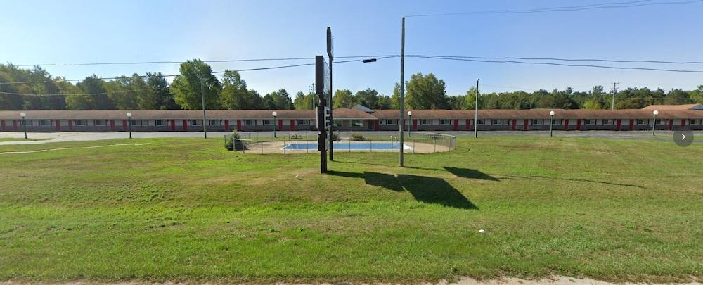 Budget Host Inn Manistique photo 7