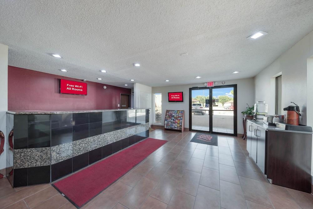 Red Roof Inn & Suites Denton photo 19