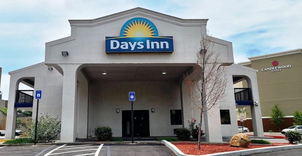 Days Inn by Wyndham Kennesaw photo 1