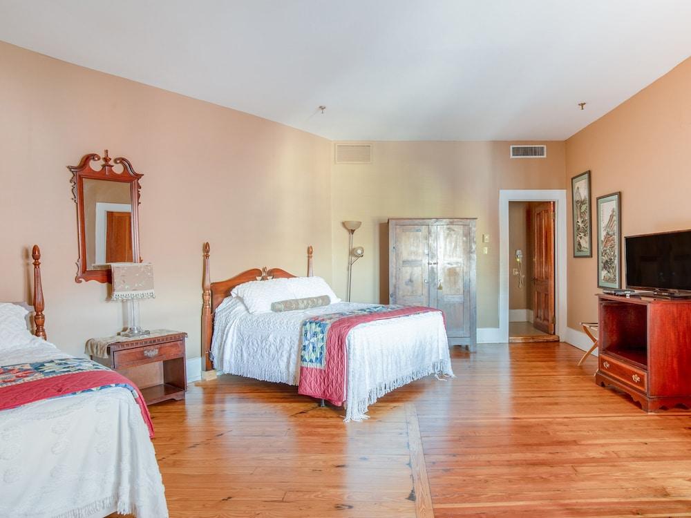 The Belmont Inn photo 12