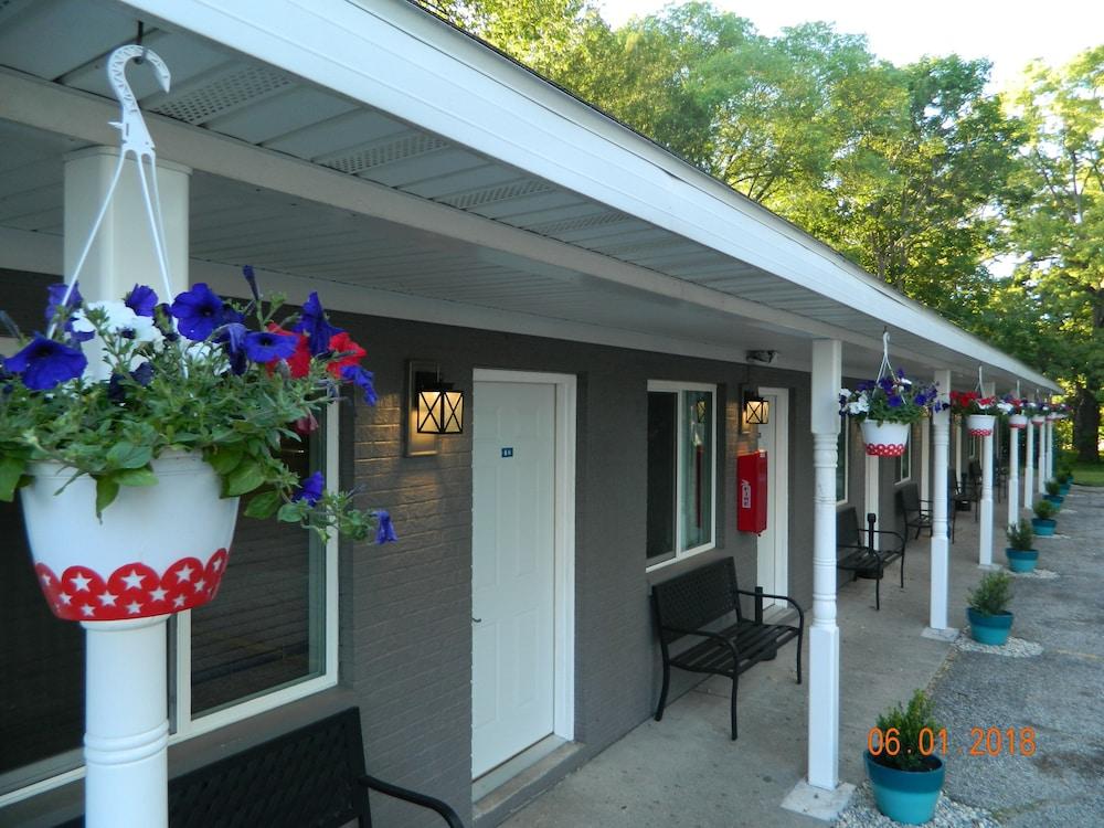 Lake Land Inn photo 17